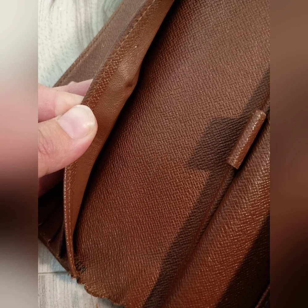 Louis Vuitton Monogram Logo Portefeuille Sarah Long Wallet